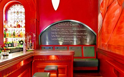 Bar im Pariser Jugendstil