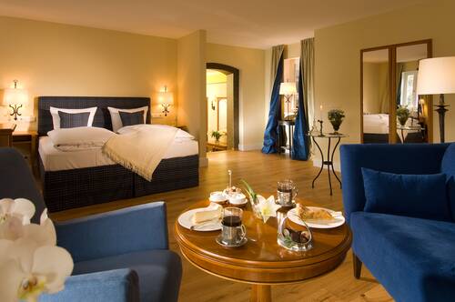 Zimmer 612 walzersuite mit zweitem schlafzimmer mit loggia zur mosel